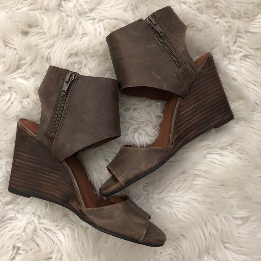 Lucky Brand Women’s Wedge Size 6